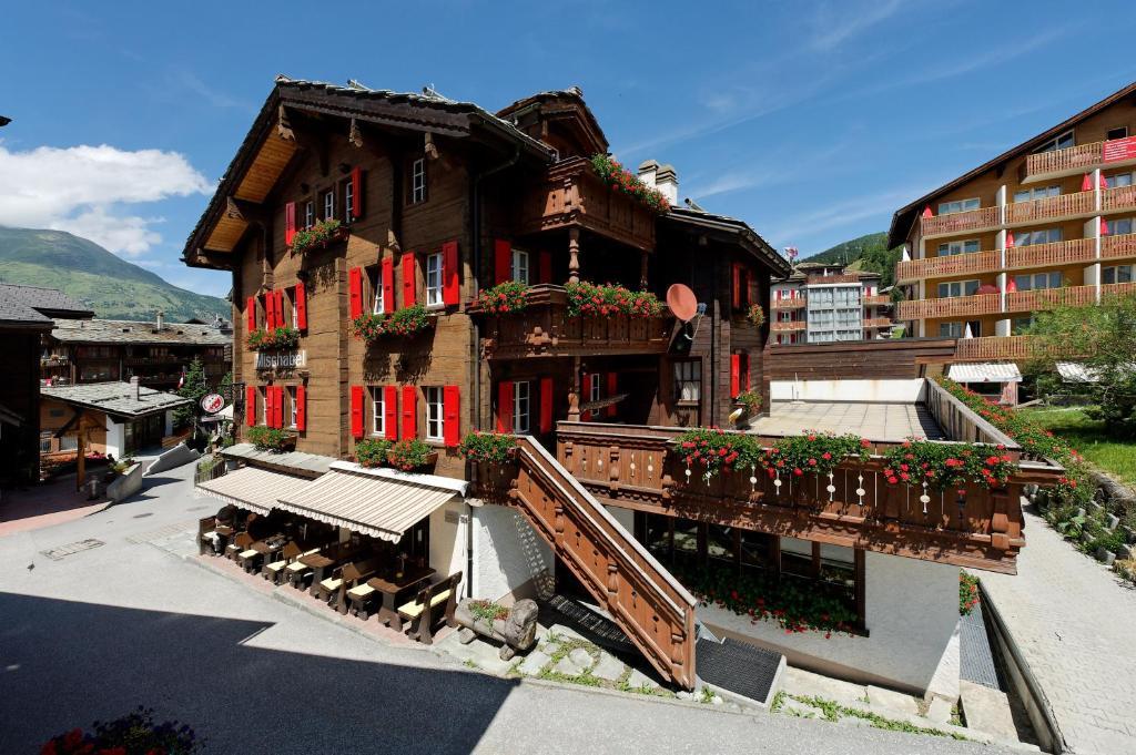 Hotel Walliserkanne Грахен Номер фото