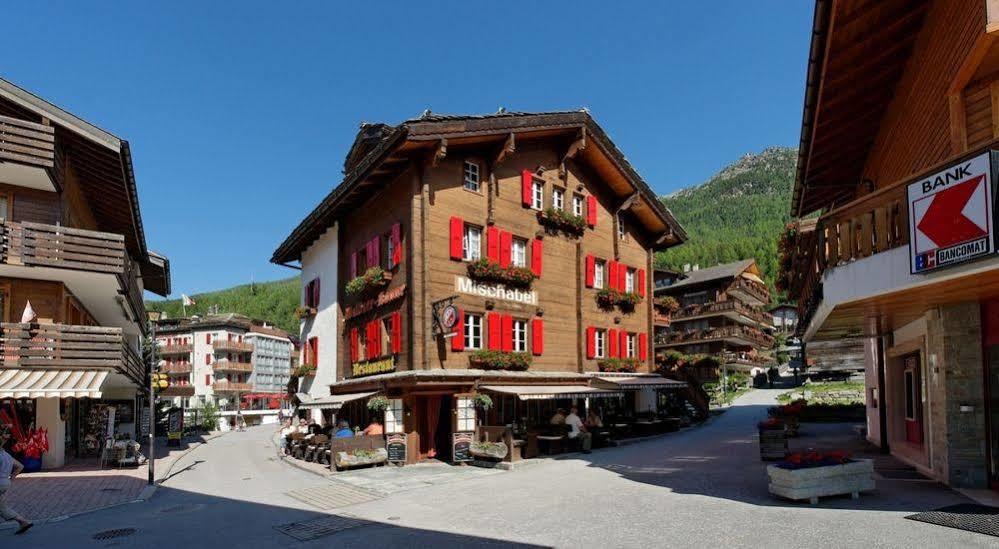 Hotel Walliserkanne Грахен Экстерьер фото